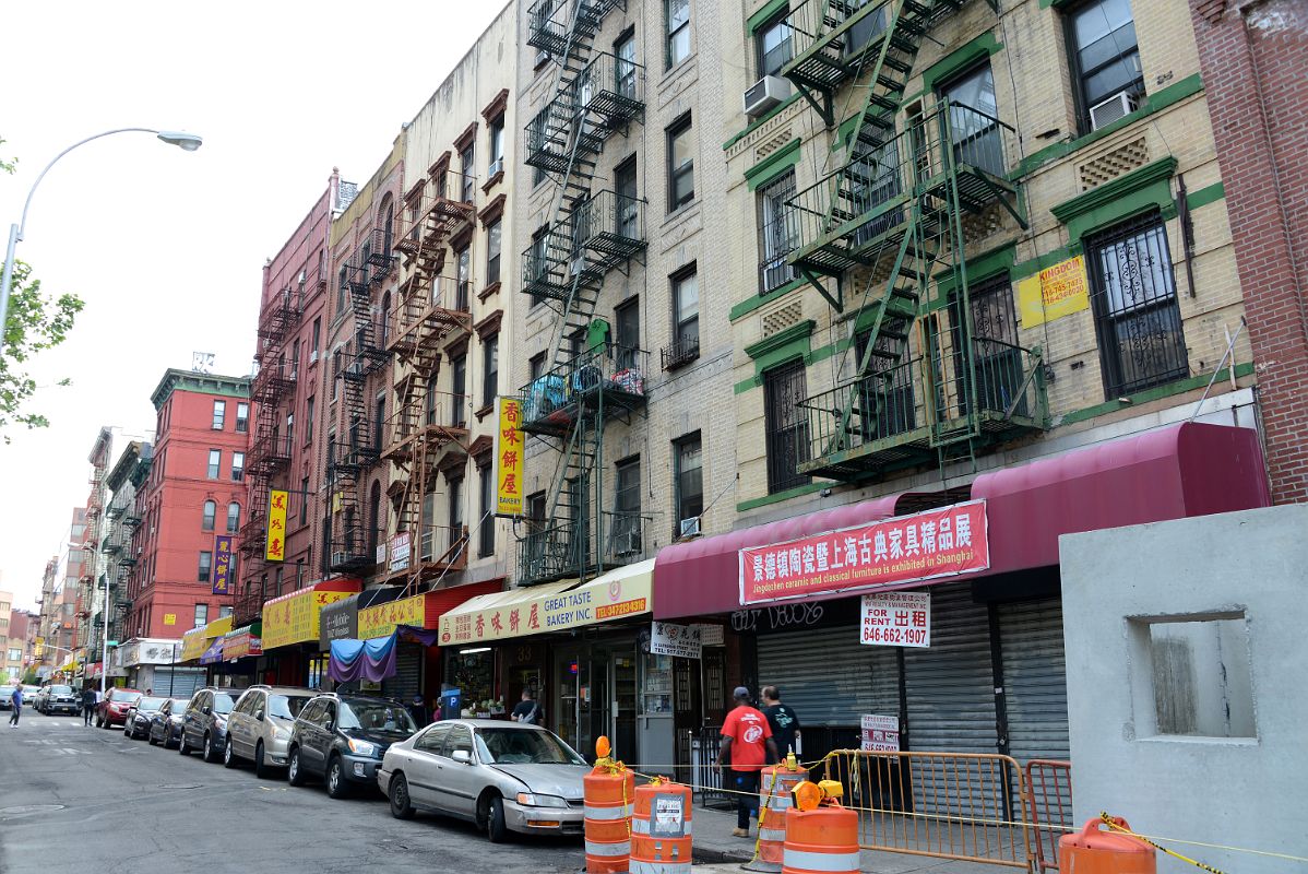 06-1 The Shops On Catherine St In Chinatown New York City